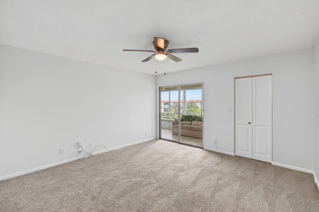 Под контрактом: $139,000 (2 спален, 2 ванн, 1156 Квадратных фут)