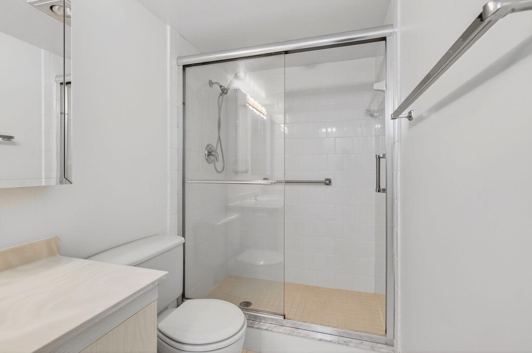 Под контрактом: $139,000 (2 спален, 2 ванн, 1156 Квадратных фут)