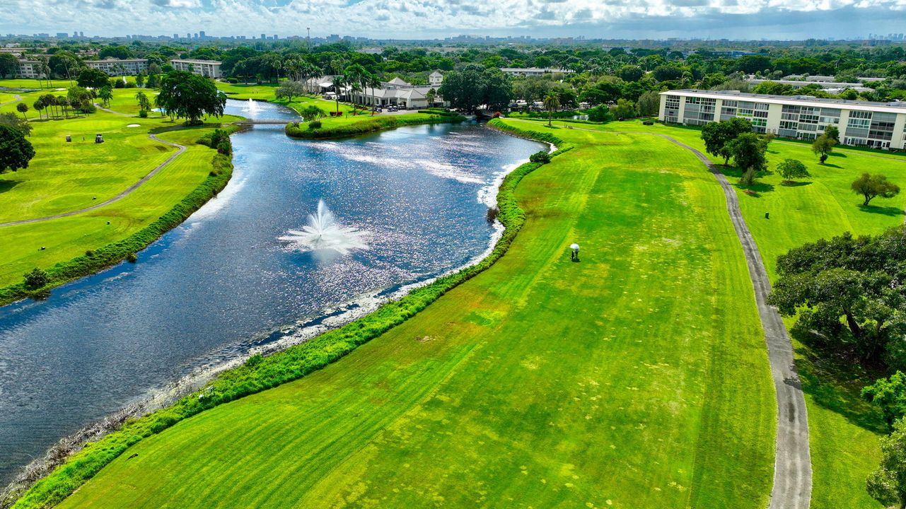 Под контрактом: $139,000 (2 спален, 2 ванн, 1156 Квадратных фут)