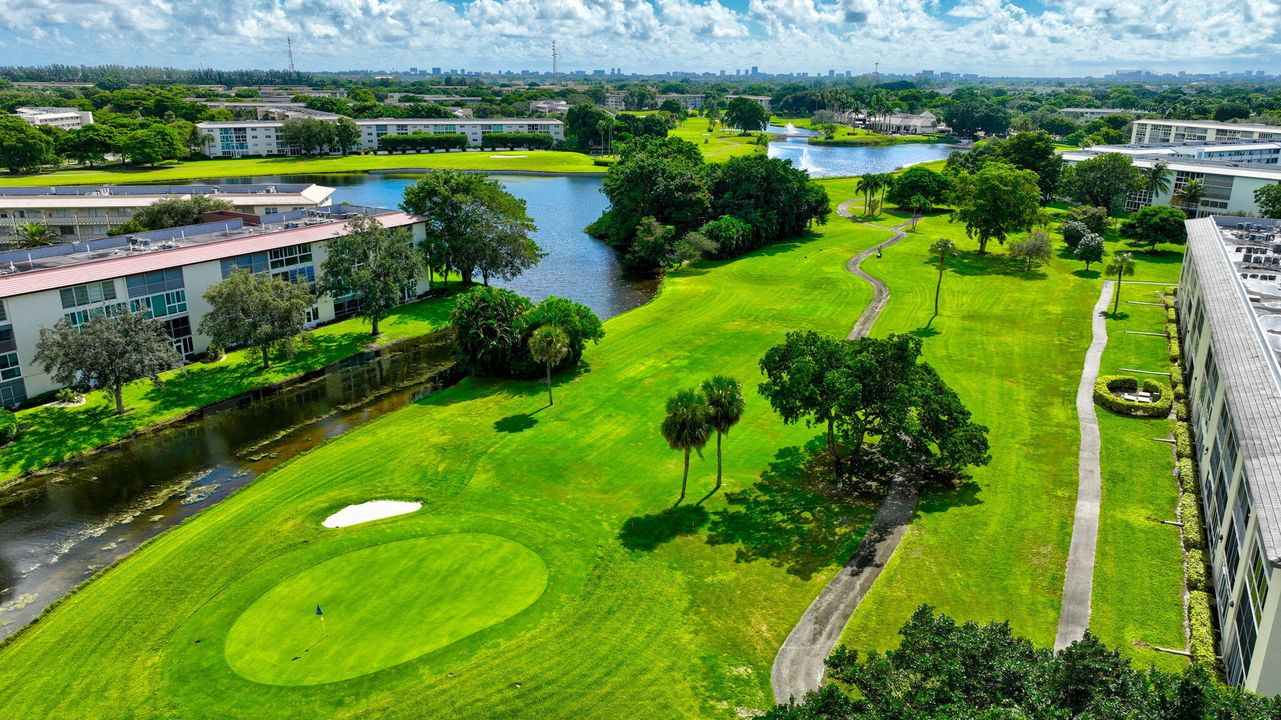 Под контрактом: $139,000 (2 спален, 2 ванн, 1156 Квадратных фут)