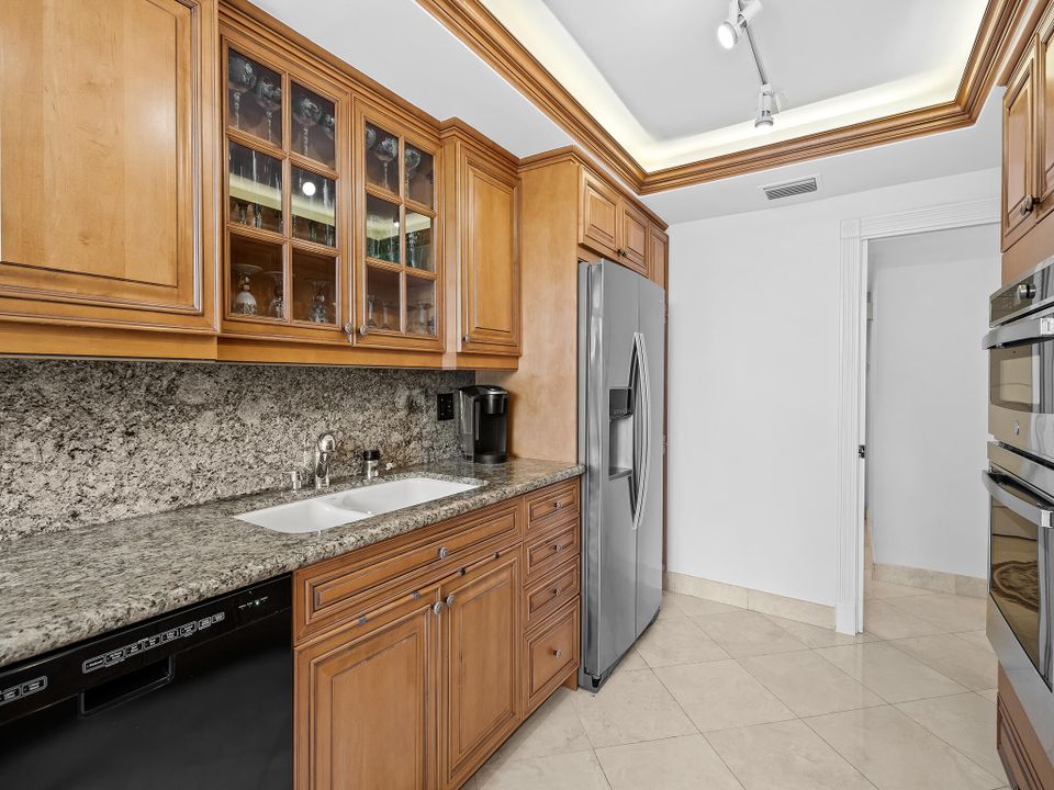 For Sale: $1,275,000 (3 beds, 3 baths, 2430 Square Feet)