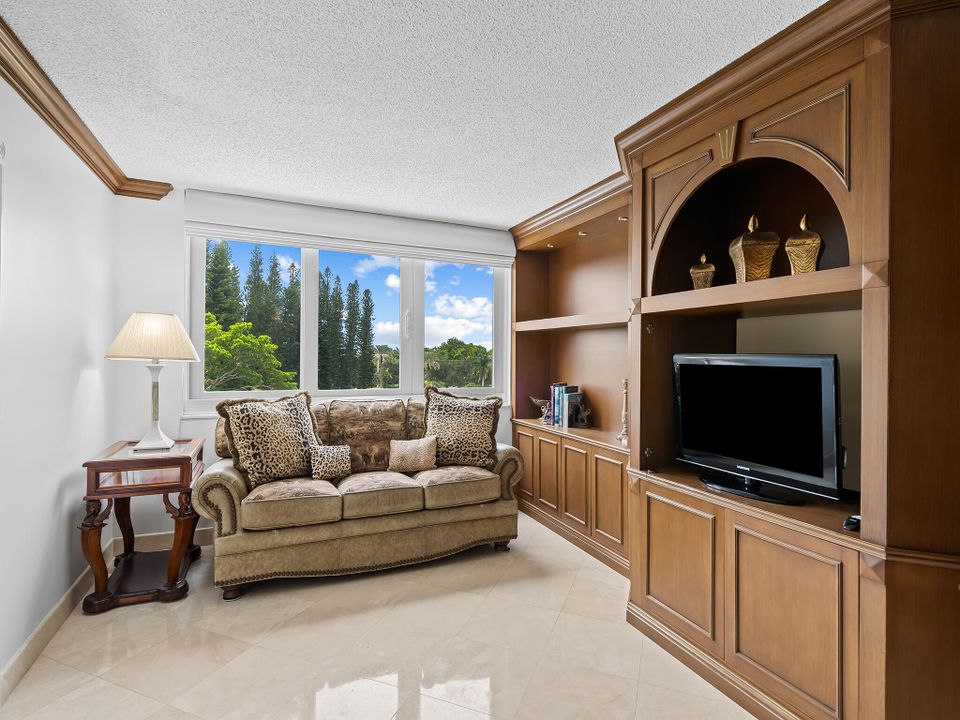 For Sale: $1,275,000 (3 beds, 3 baths, 2430 Square Feet)