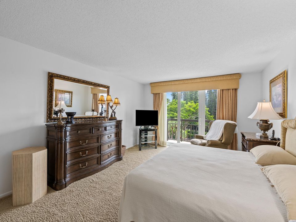 For Sale: $1,275,000 (3 beds, 3 baths, 2430 Square Feet)