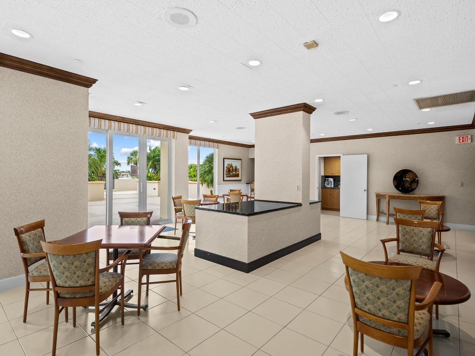 For Sale: $1,275,000 (3 beds, 3 baths, 2430 Square Feet)