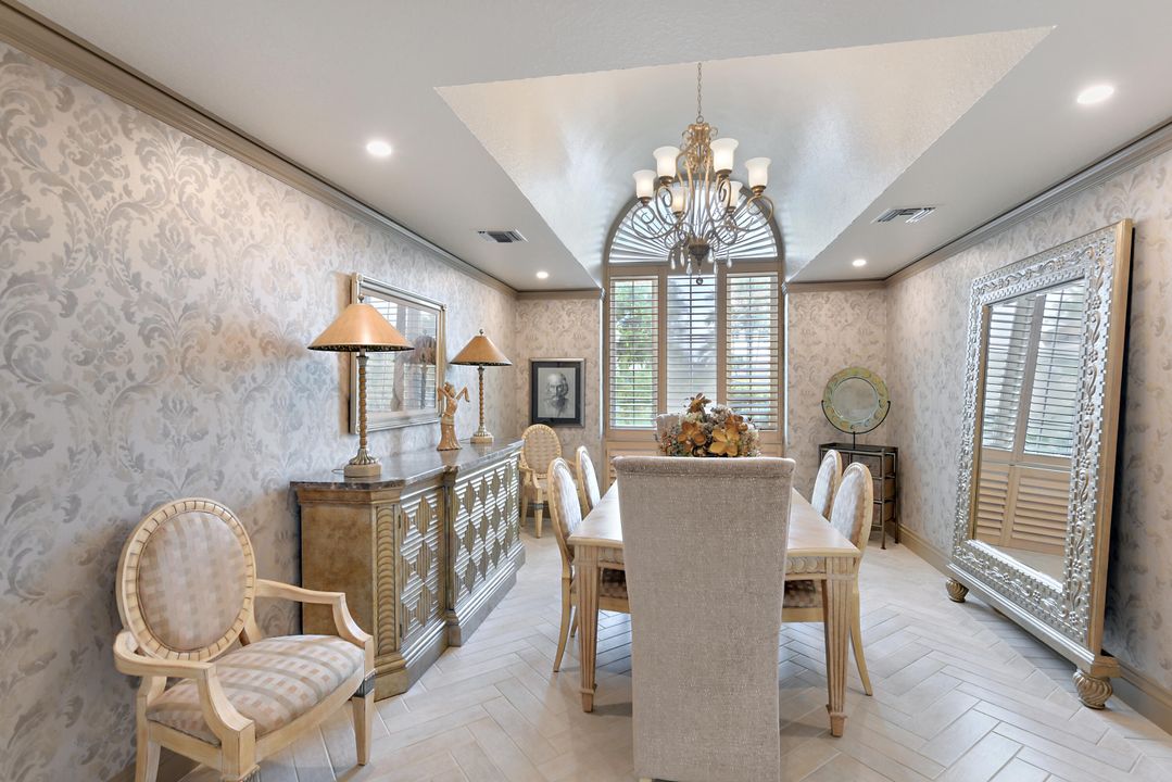 待售: $1,725,000 (5 贝兹, 4 浴室, 3895 平方英尺)