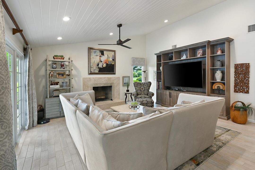 待售: $1,725,000 (5 贝兹, 4 浴室, 3895 平方英尺)