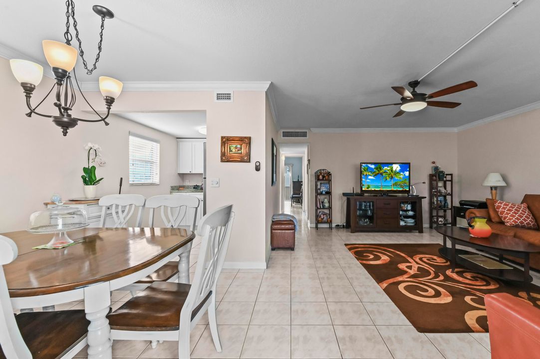 For Sale: $100,000 (2 beds, 2 baths, 880 Square Feet)