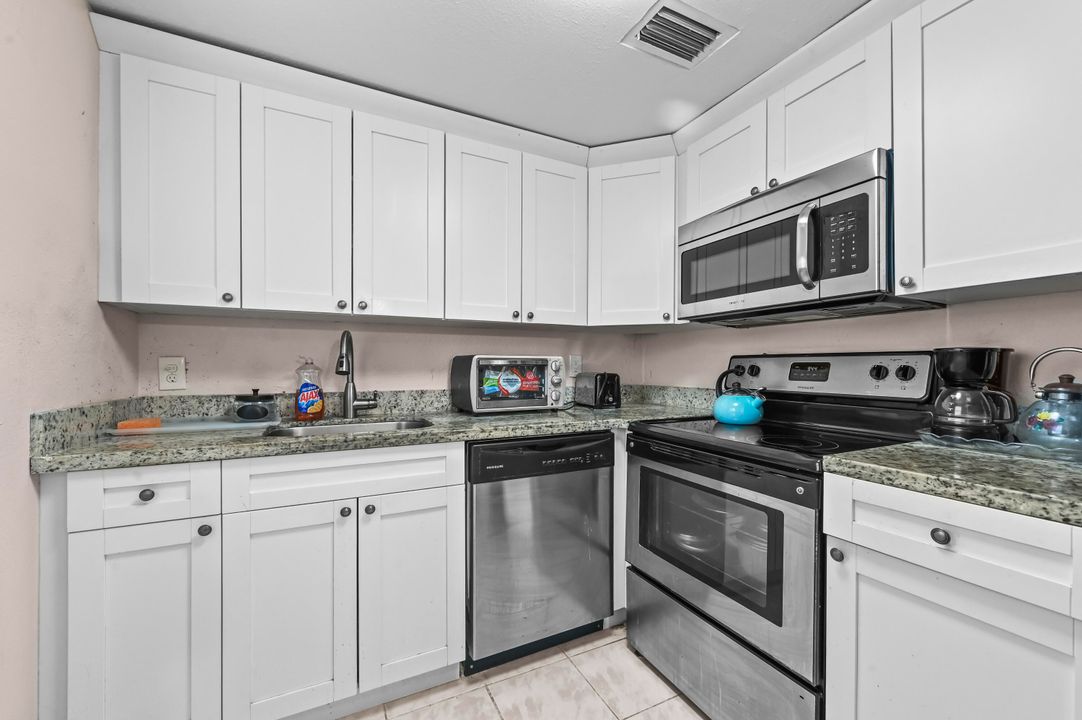 For Sale: $100,000 (2 beds, 2 baths, 880 Square Feet)