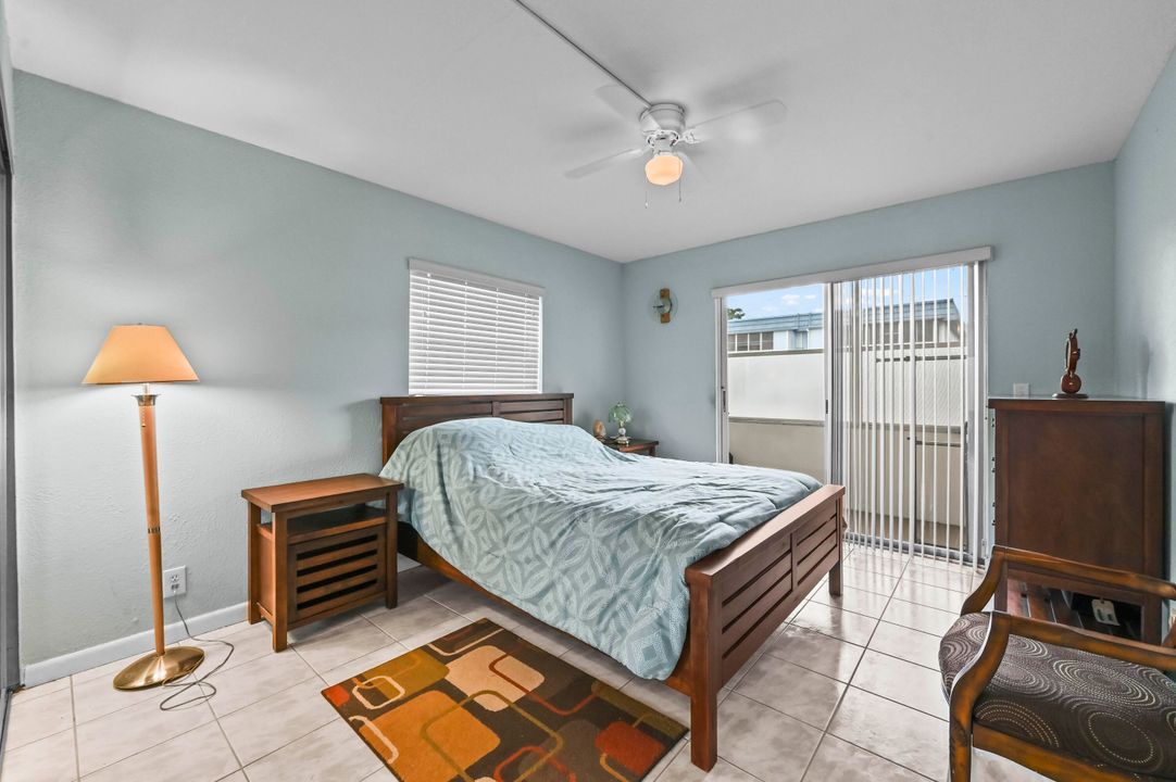 For Sale: $100,000 (2 beds, 2 baths, 880 Square Feet)