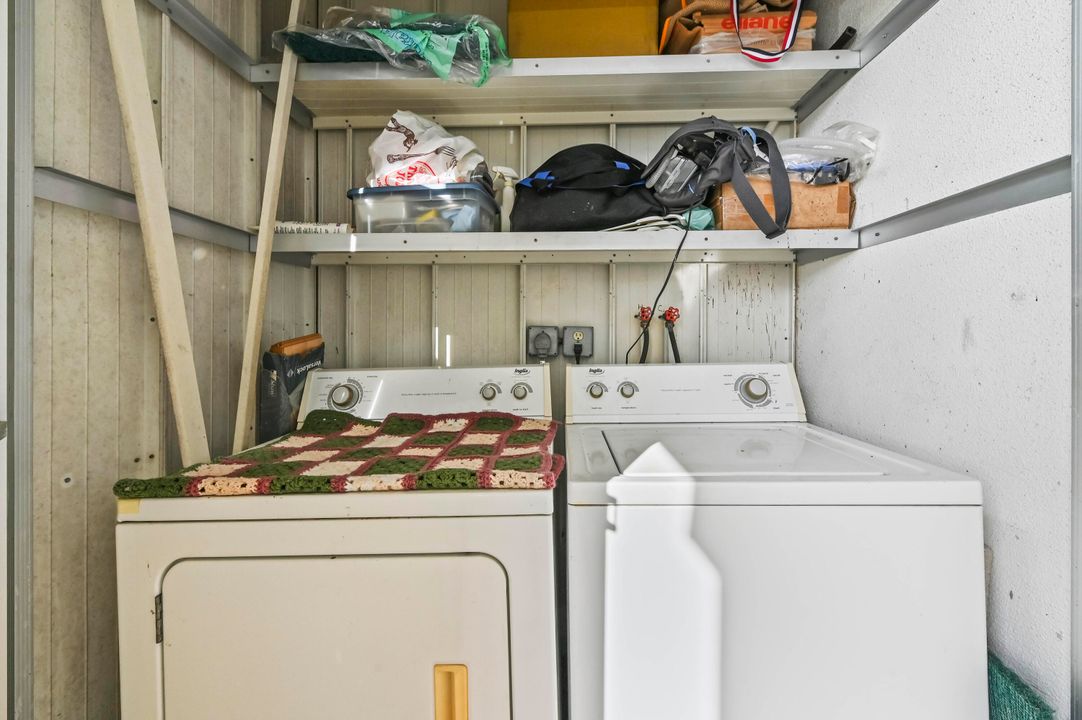 For Sale: $100,000 (2 beds, 2 baths, 880 Square Feet)