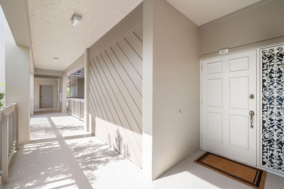 待售: $825,000 (2 贝兹, 2 浴室, 1800 平方英尺)