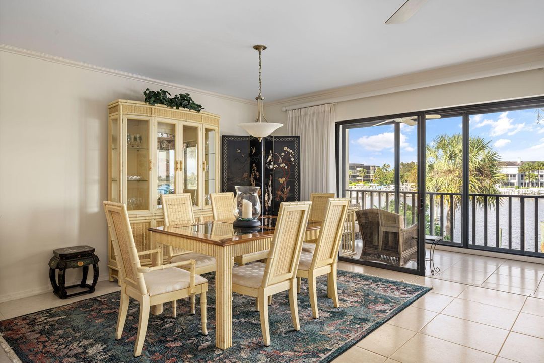 待售: $825,000 (2 贝兹, 2 浴室, 1800 平方英尺)