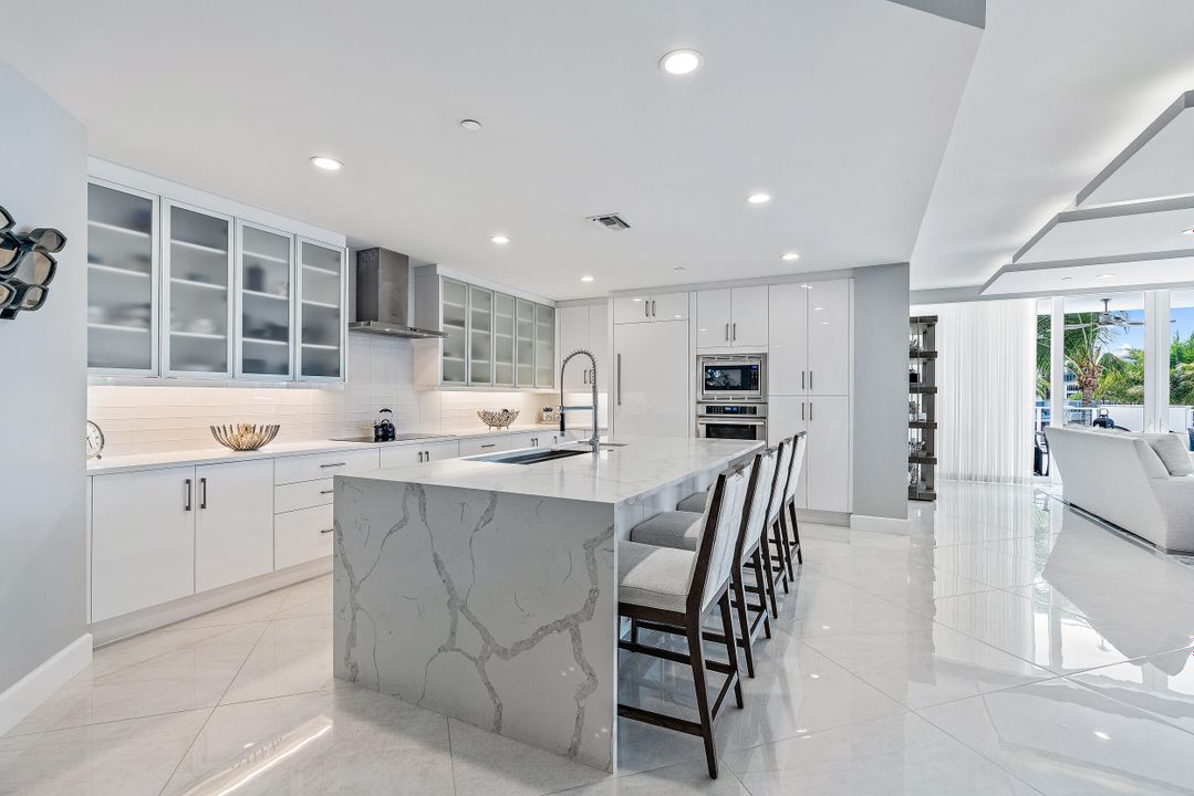 Active With Contract: $4,590,000 (4 beds, 4 baths, 3849 Square Feet)