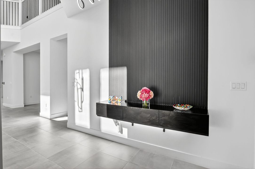 For Sale: $2,285,000 (5 beds, 7 baths, 4605 Square Feet)