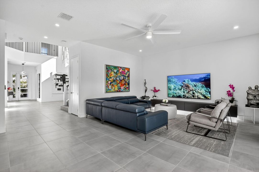 For Sale: $2,285,000 (5 beds, 7 baths, 4605 Square Feet)