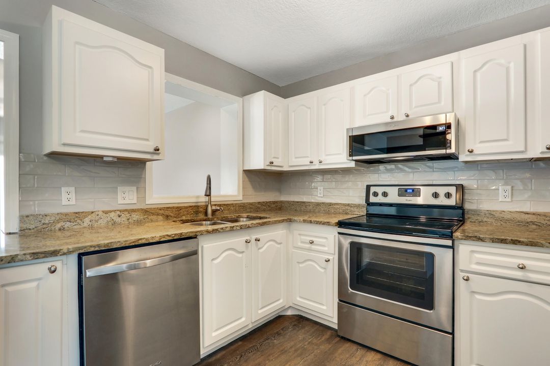 出租: $3,500 (4 贝兹, 2 浴室, 1600 平方英尺)