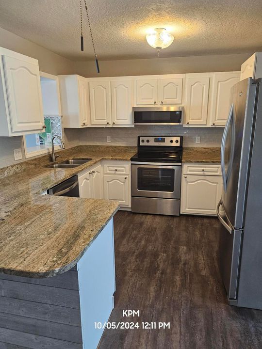 出租: $3,500 (4 贝兹, 2 浴室, 1600 平方英尺)