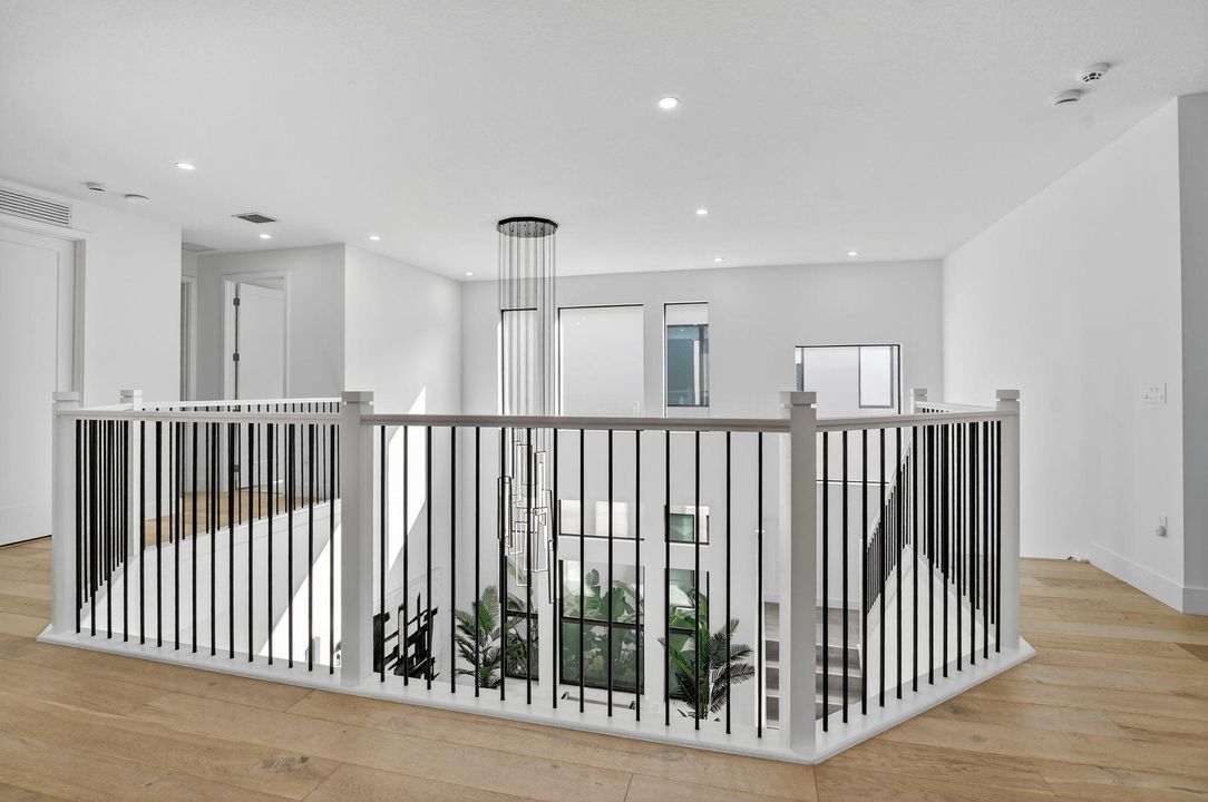 For Sale: $2,285,000 (5 beds, 7 baths, 4605 Square Feet)