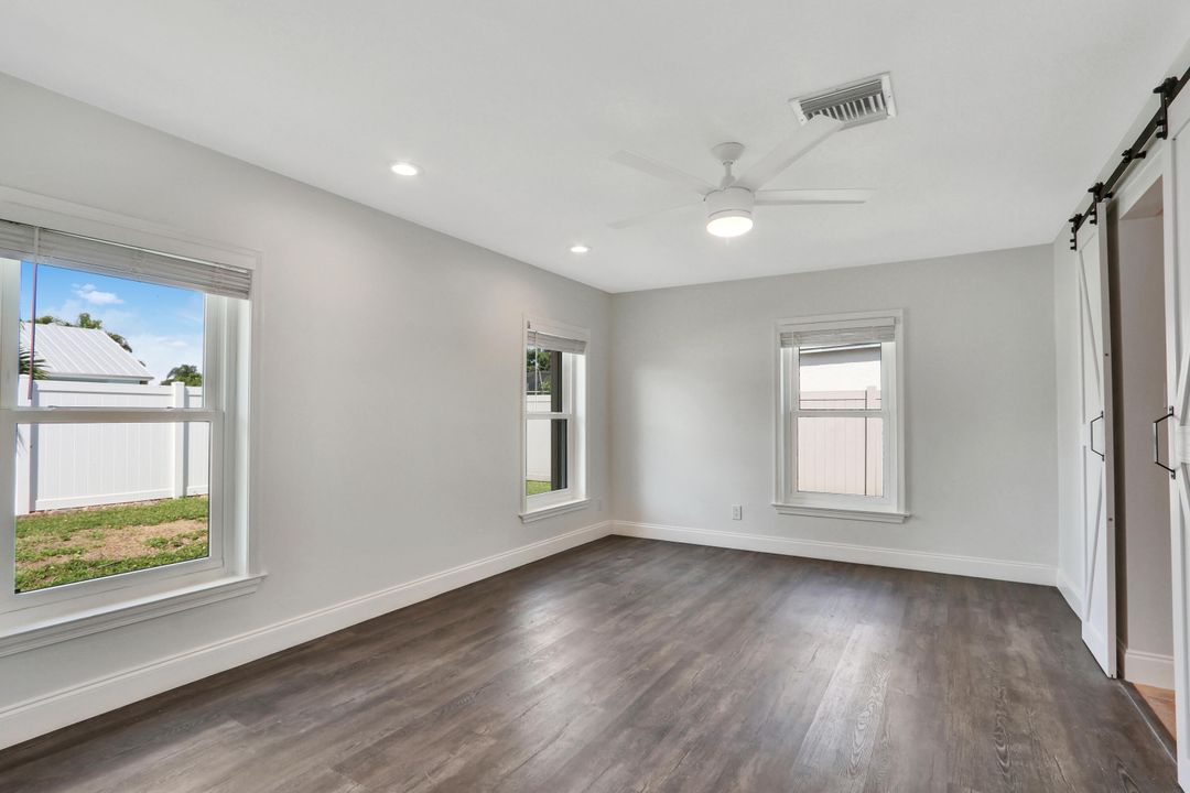 出租: $3,500 (4 贝兹, 2 浴室, 1600 平方英尺)