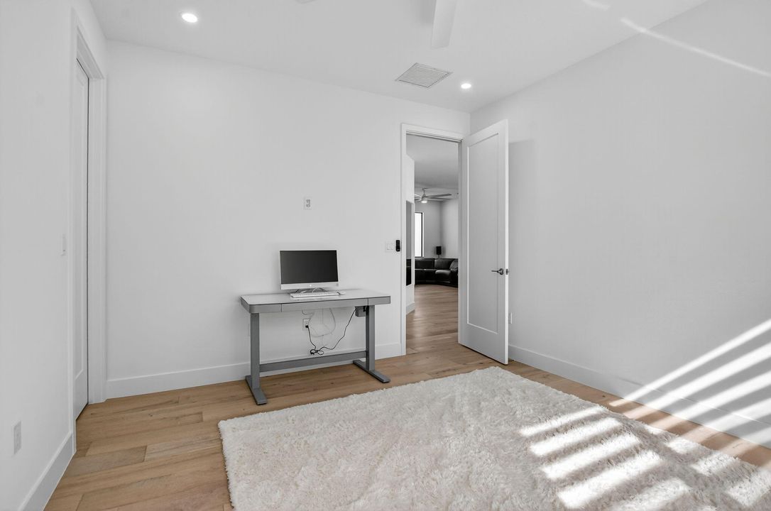 For Sale: $2,285,000 (5 beds, 7 baths, 4605 Square Feet)