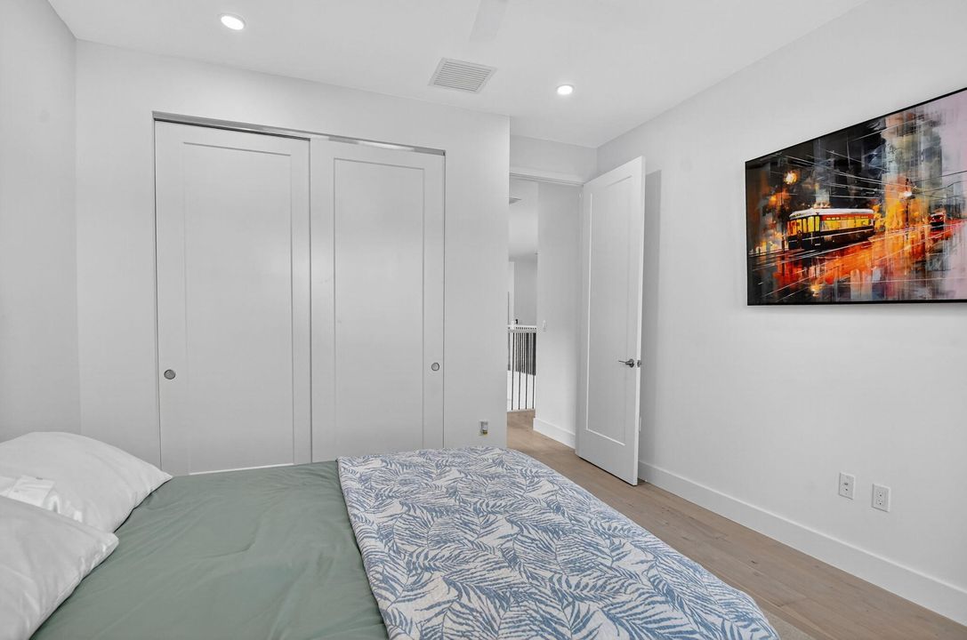 For Sale: $2,285,000 (5 beds, 7 baths, 4605 Square Feet)