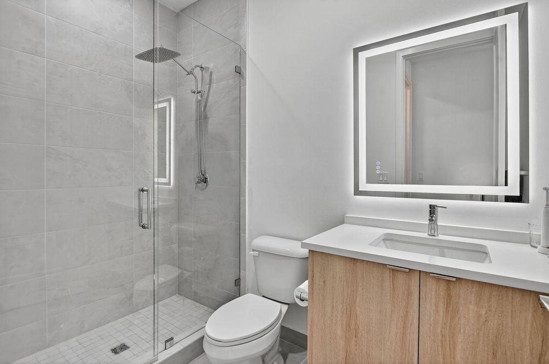 For Sale: $2,285,000 (5 beds, 7 baths, 4605 Square Feet)