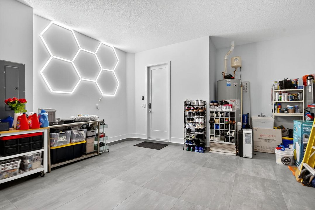 For Sale: $2,285,000 (5 beds, 7 baths, 4605 Square Feet)