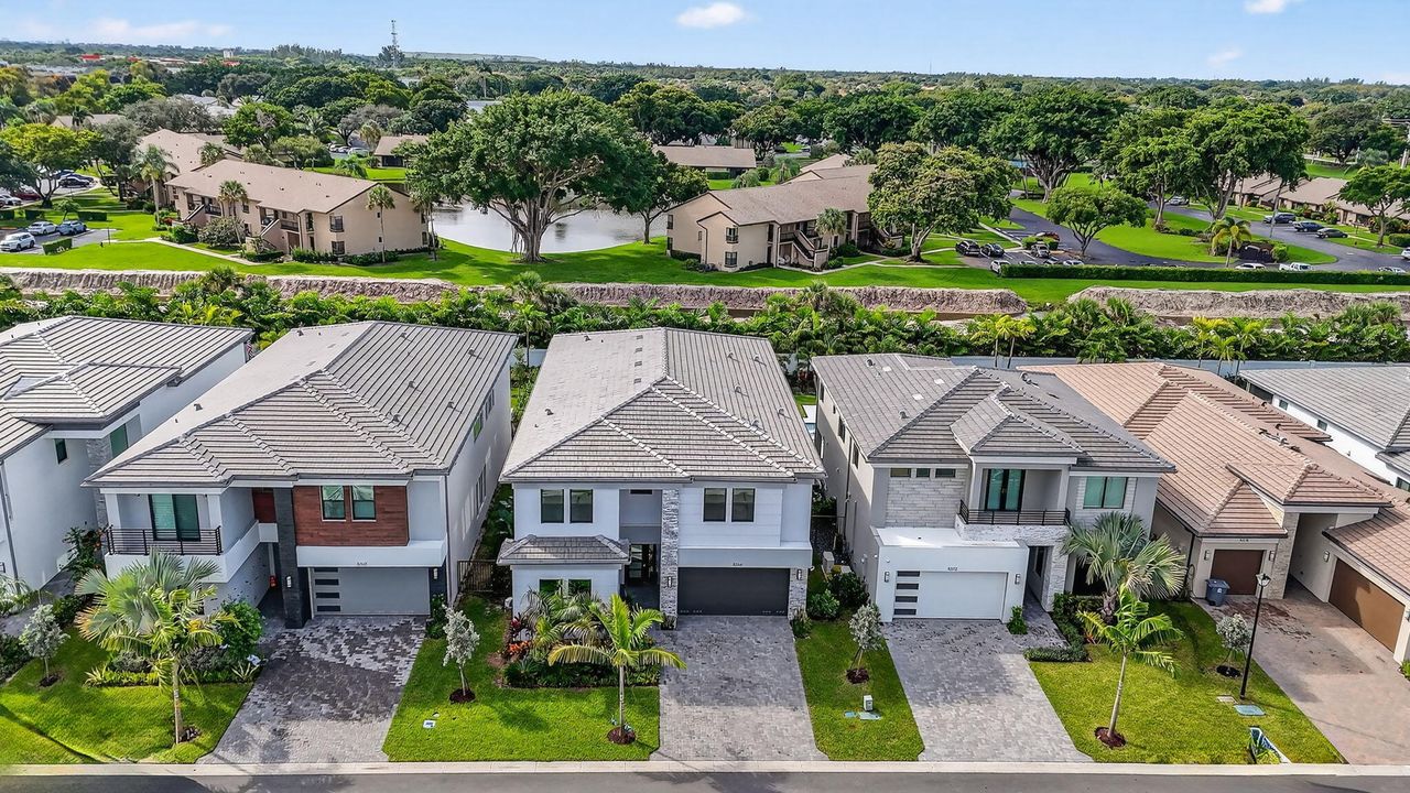 For Sale: $2,285,000 (5 beds, 7 baths, 4605 Square Feet)