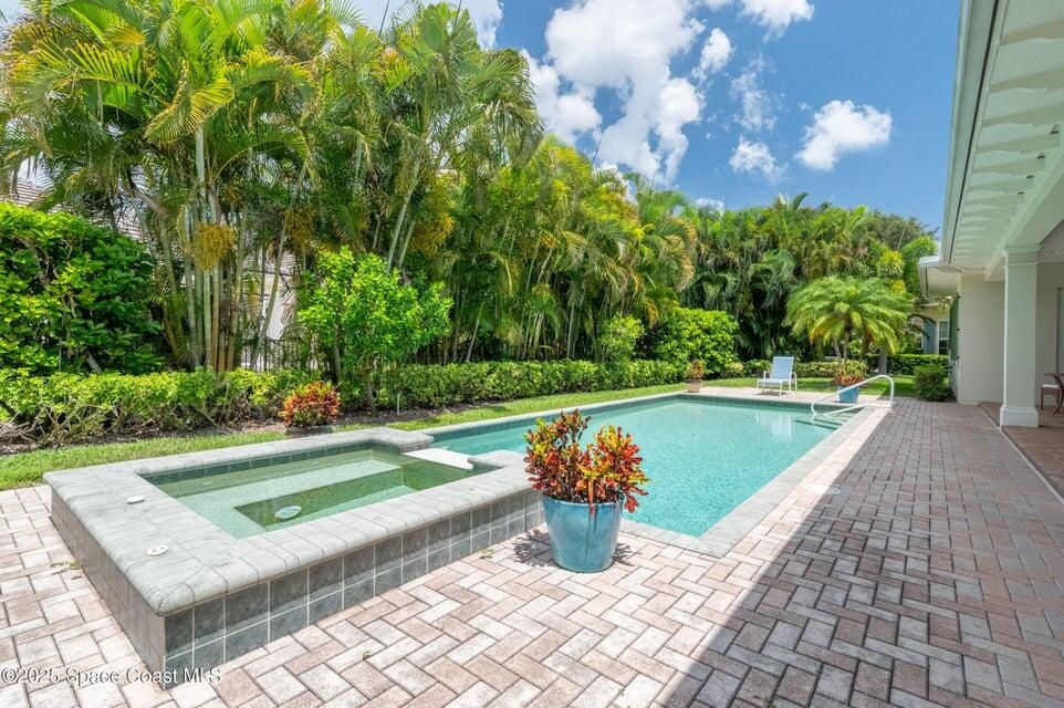 For Sale: $2,250,000 (3 beds, 3 baths, 3143 Square Feet)