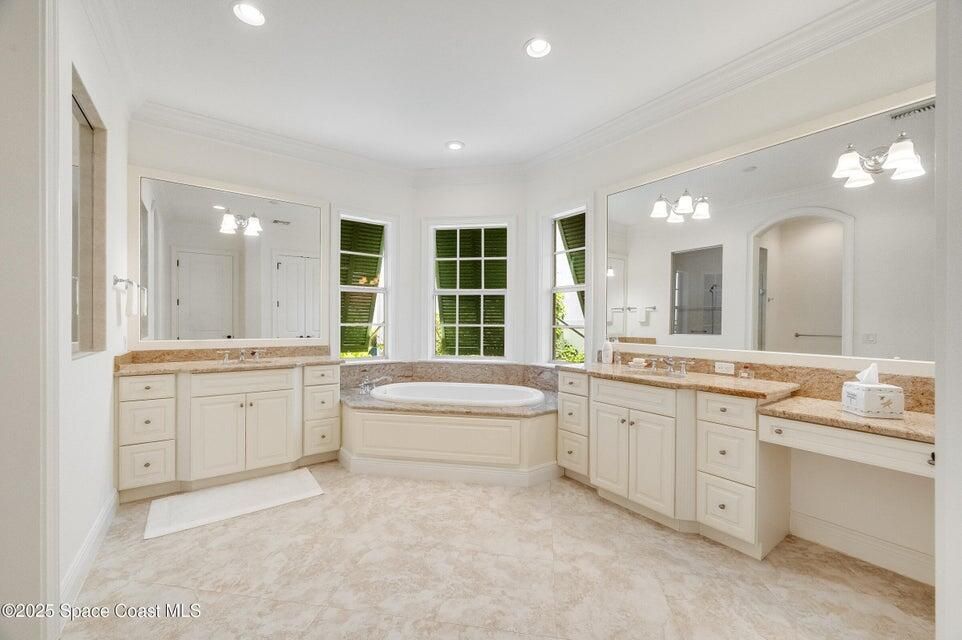 For Sale: $2,250,000 (3 beds, 3 baths, 3143 Square Feet)