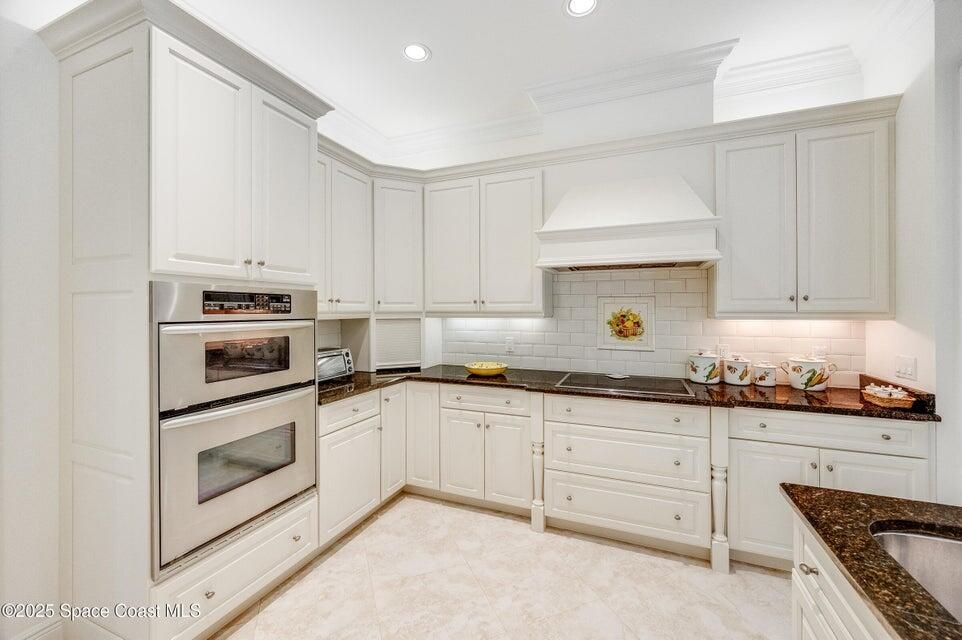 For Sale: $2,250,000 (3 beds, 3 baths, 3143 Square Feet)