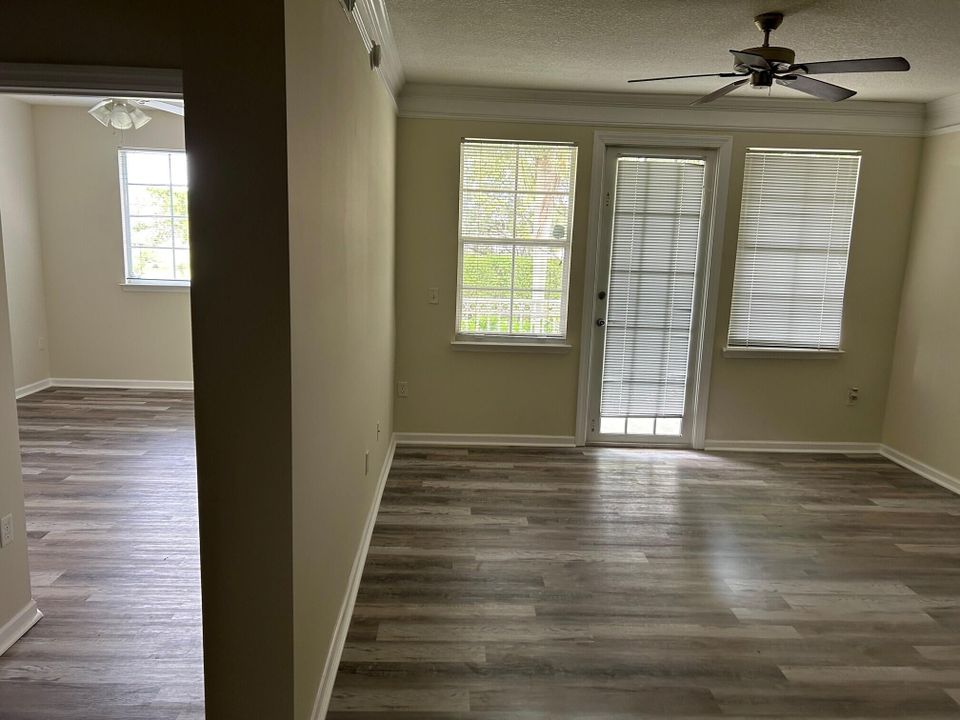 For Rent: $1,800 (1 beds, 1 baths, 820 Square Feet)