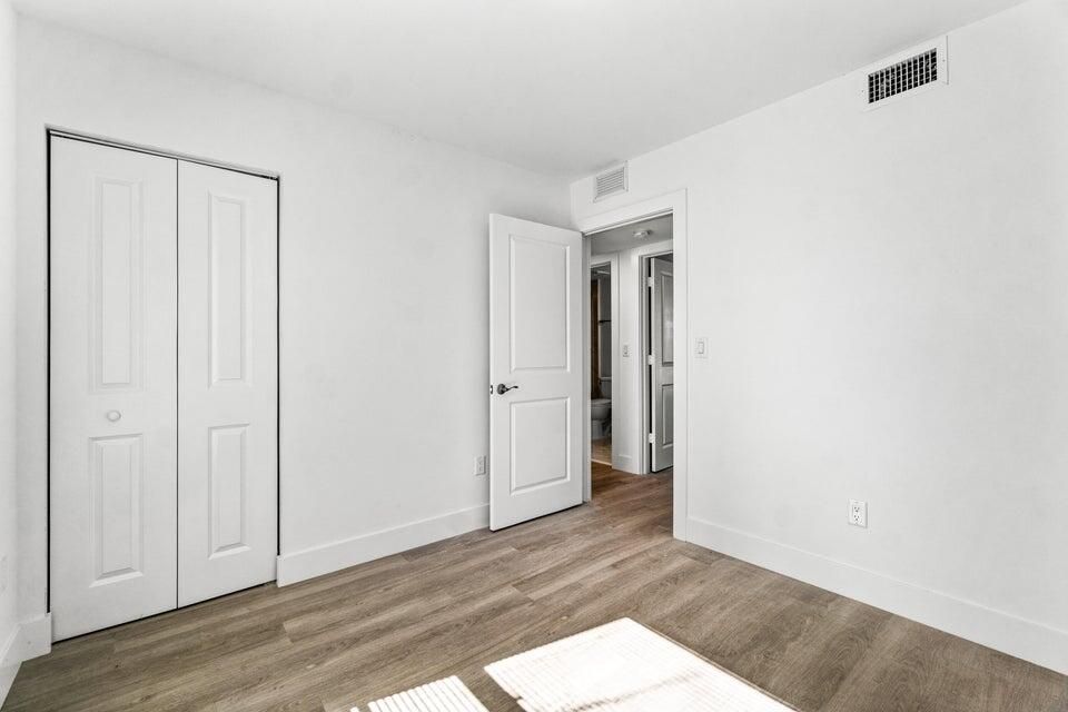 Active With Contract: $360,000 (3 beds, 2 baths, 960 Square Feet)