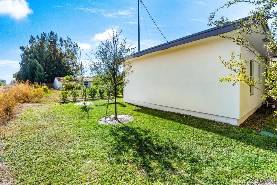 Active With Contract: $360,000 (3 beds, 2 baths, 960 Square Feet)