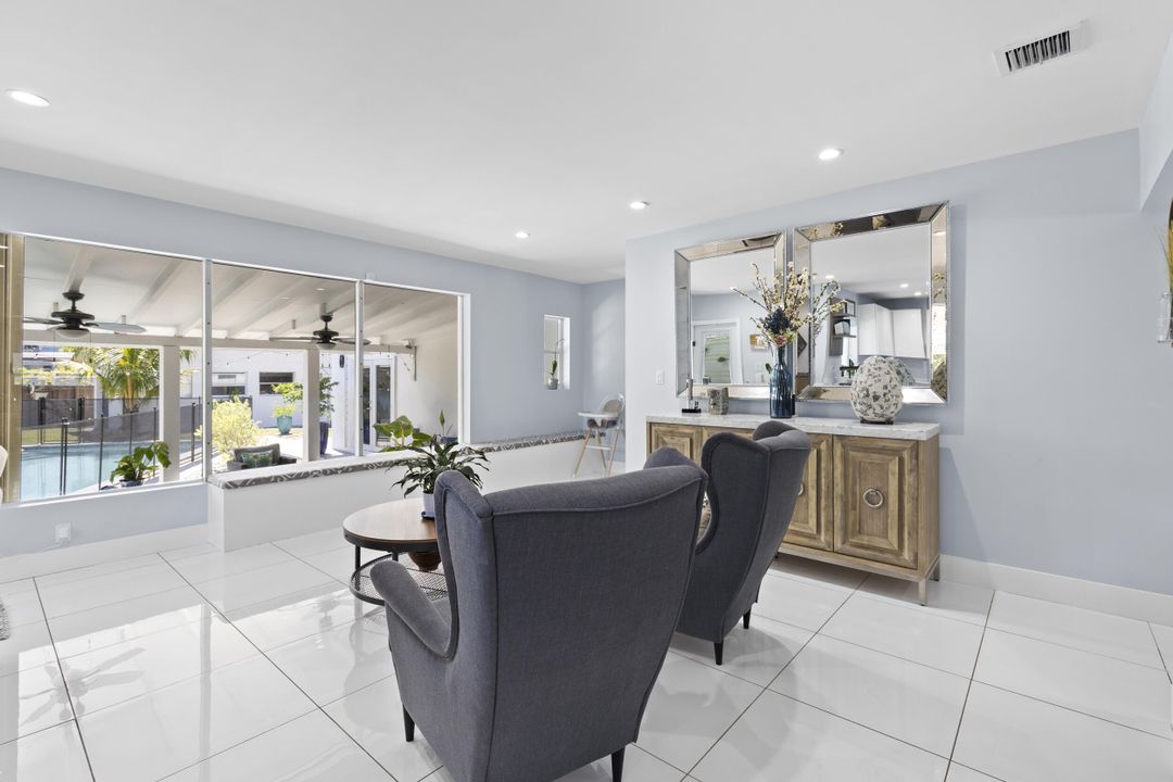 En Venta: $1,150,000 (4 camas, 3 baños, 2644 Pies cuadrados)