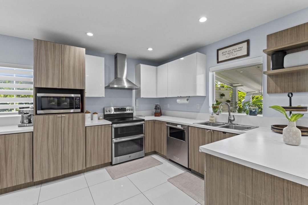 En Venta: $1,150,000 (4 camas, 3 baños, 2644 Pies cuadrados)