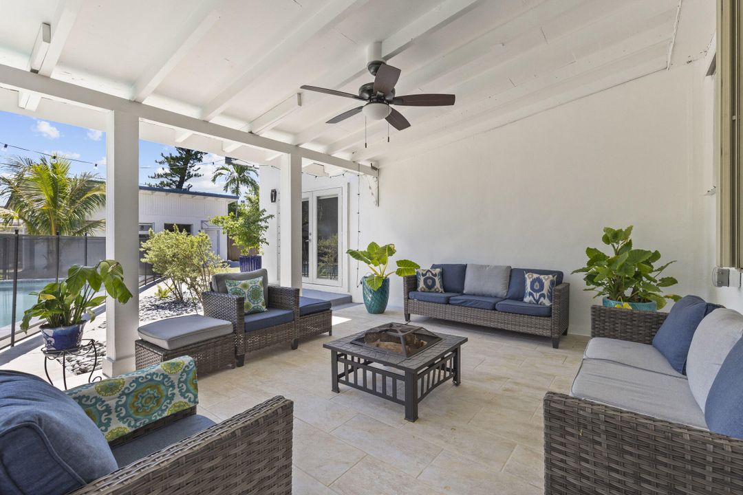 En Venta: $1,150,000 (4 camas, 3 baños, 2644 Pies cuadrados)