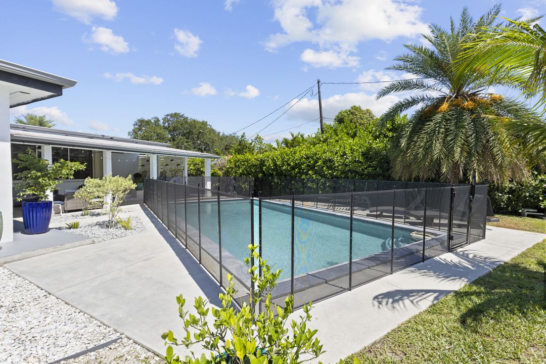 En Venta: $1,150,000 (4 camas, 3 baños, 2644 Pies cuadrados)