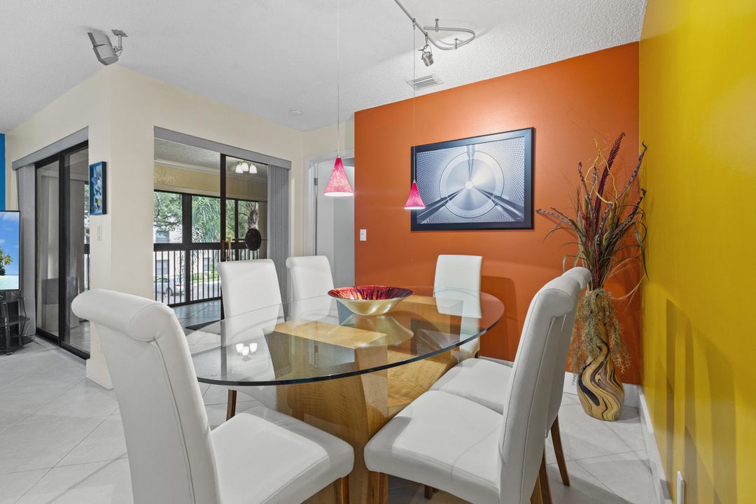 Active With Contract: $299,500 (3 beds, 2 baths, 1093 Square Feet)