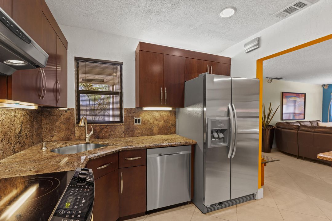 Active With Contract: $299,500 (3 beds, 2 baths, 1093 Square Feet)