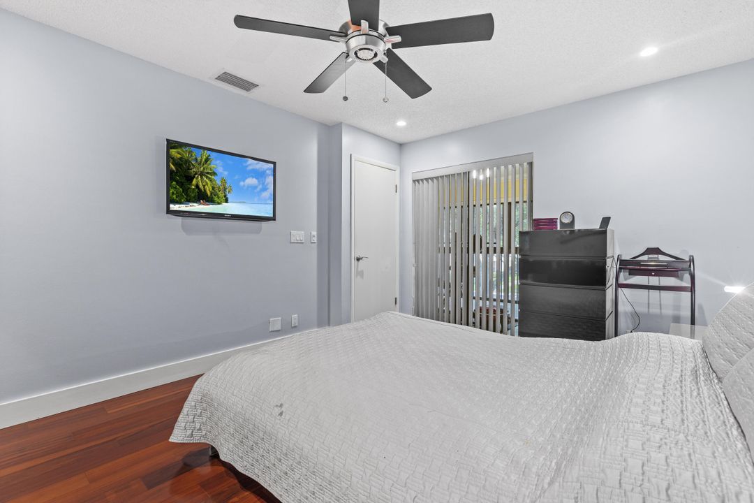 Active With Contract: $299,500 (3 beds, 2 baths, 1093 Square Feet)