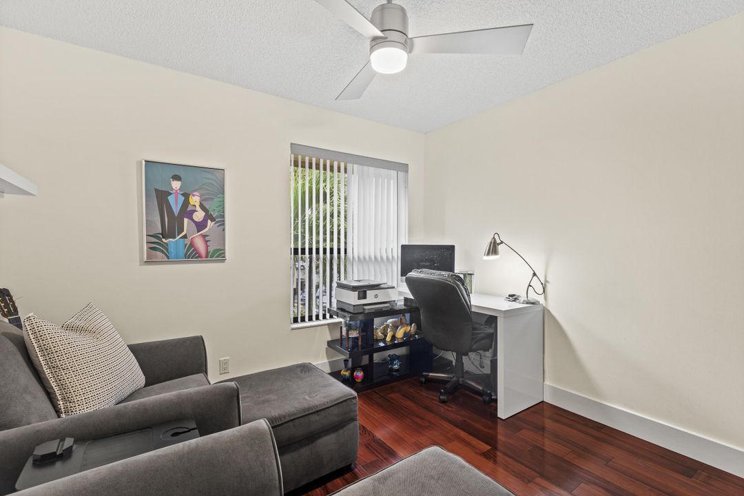 Active With Contract: $299,500 (3 beds, 2 baths, 1093 Square Feet)