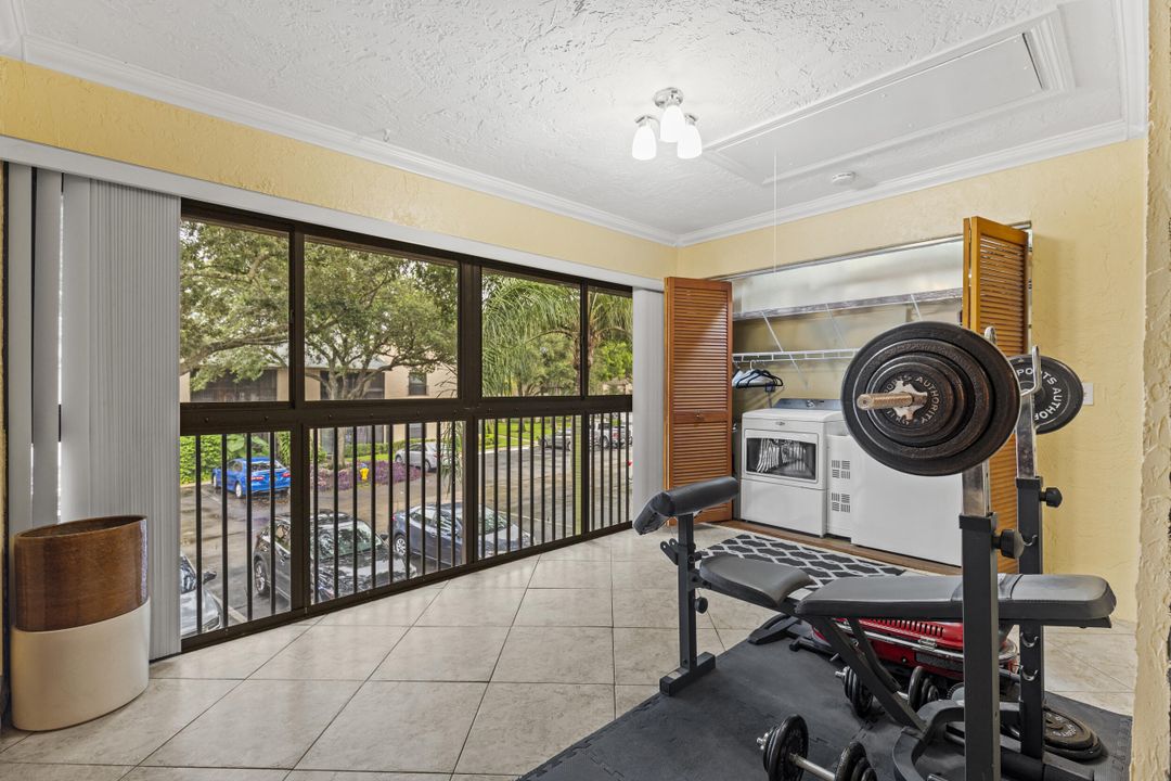 Active With Contract: $299,500 (3 beds, 2 baths, 1093 Square Feet)