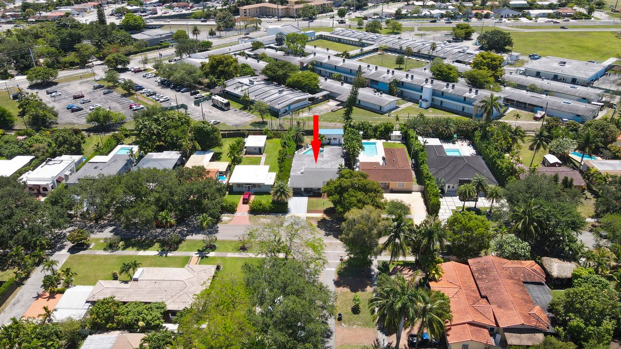 En Venta: $1,150,000 (4 camas, 3 baños, 2644 Pies cuadrados)