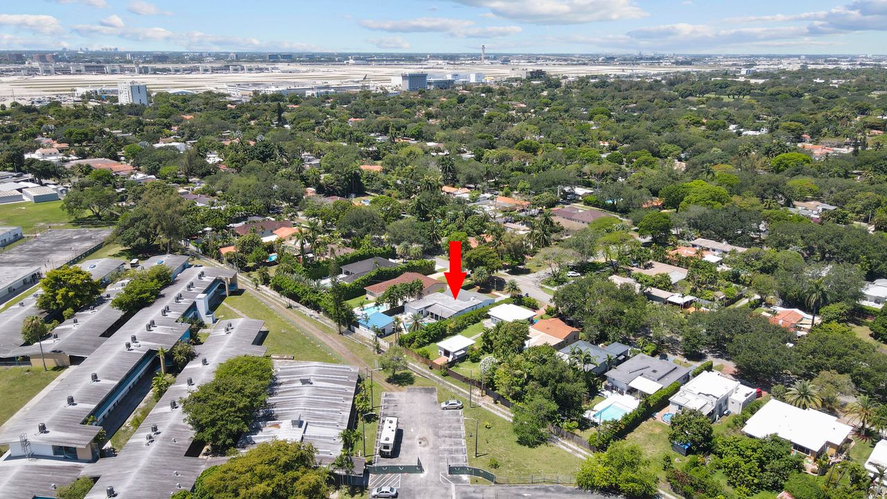 En Venta: $1,150,000 (4 camas, 3 baños, 2644 Pies cuadrados)