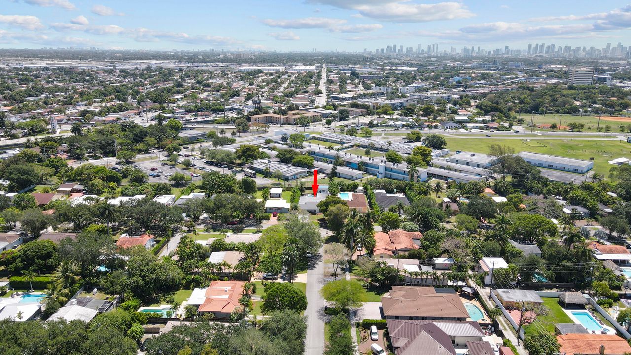 En Venta: $1,150,000 (4 camas, 3 baños, 2644 Pies cuadrados)