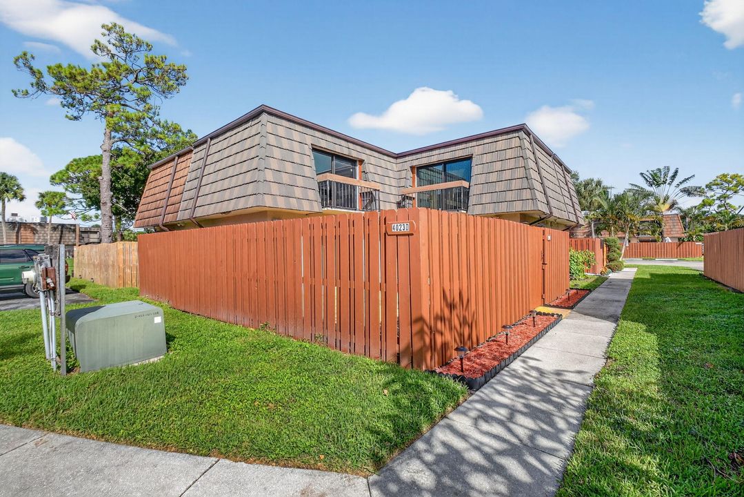 最近售出: $285,000 (2 贝兹, 2 浴室, 1468 平方英尺)