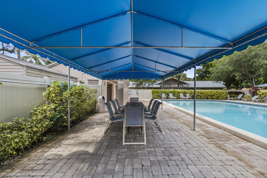 Active With Contract: $299,500 (3 beds, 2 baths, 1093 Square Feet)