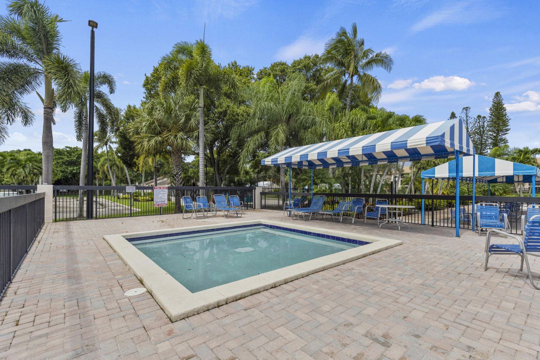 Active With Contract: $299,500 (3 beds, 2 baths, 1093 Square Feet)