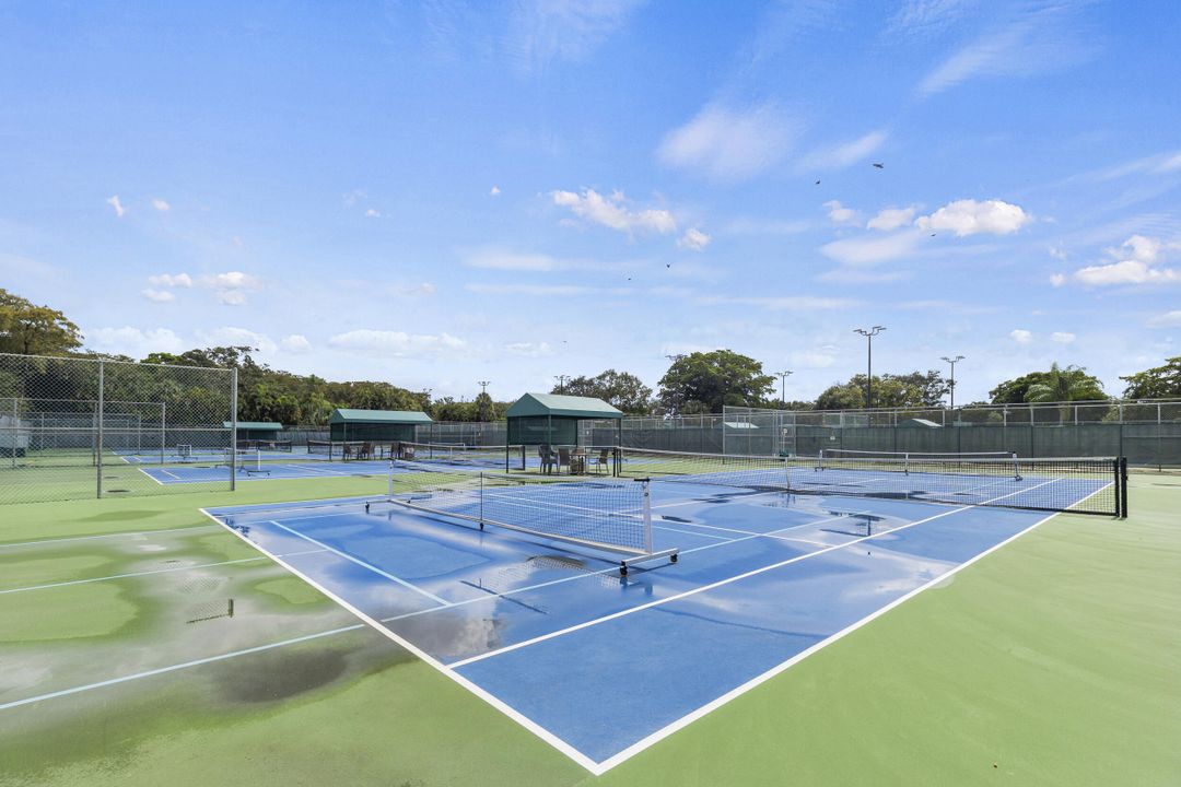 Active With Contract: $299,500 (3 beds, 2 baths, 1093 Square Feet)